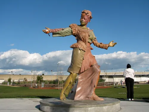 Scott Donahue's Sigame honors 20 influential women from Oakland's history in a 13-foot concrete and steel sculpture