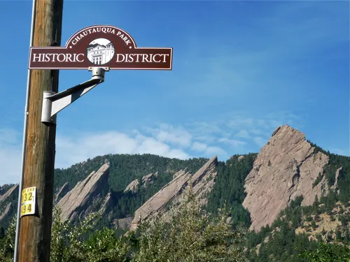 Historic District sign frames the iconic Flatiron formations