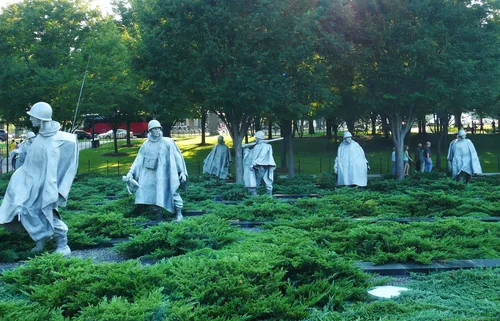 Soldiers in formation captured in bronze at the Korean War Veterans Memorial