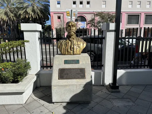 Bust of Máximo Gómez welcomes visitors to the small park