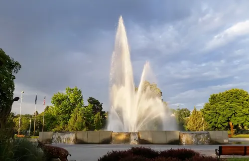 Towering fountain creates a dramatic water display