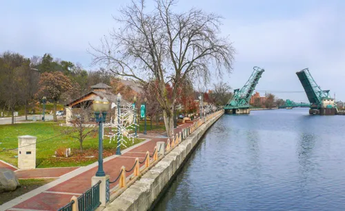 Cass St. Bridge opens over the Des Plaines River along the park's riverfront walkway