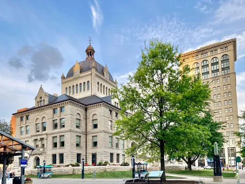 The Old Fayette County Courthouse, built in 1898, houses the Lexington Visitor Center