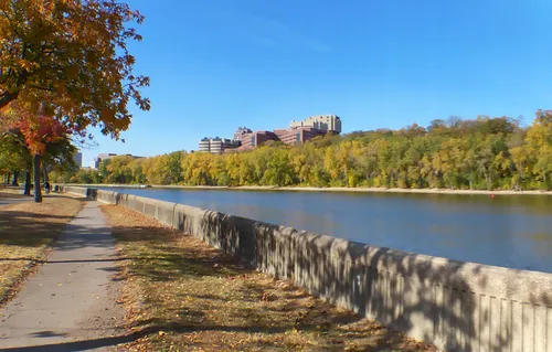 Walking path along the Mississippi River