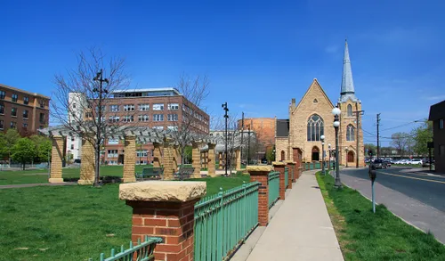 Looking toward First Baptist Church of St. Paul, with the park on the left
