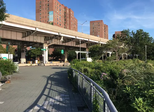 The elevated FDR Drive runs along the park's western edge