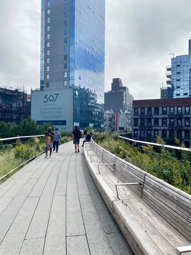 The bend between 29th St and 30th St has lots of seating