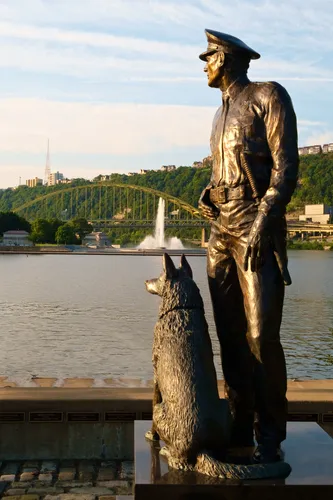 Bronze statue at Pittsburgh Law Enforcement Officers Memorial