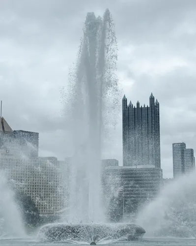 The park's iconic fountain shoots water up to 150 feet above the Ohio River